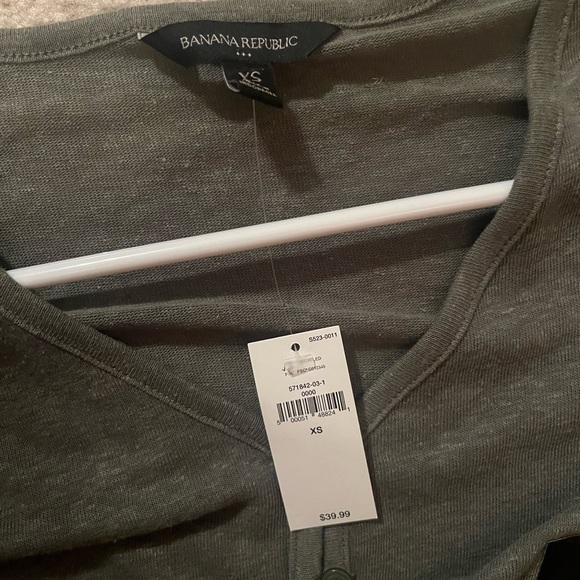 Banana Republic shirts, size XS - Picture 5 of 6